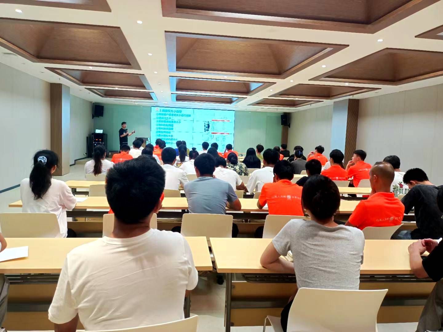 华体会平台,隔膜泵厂家,进口泵替换,营销选型培训