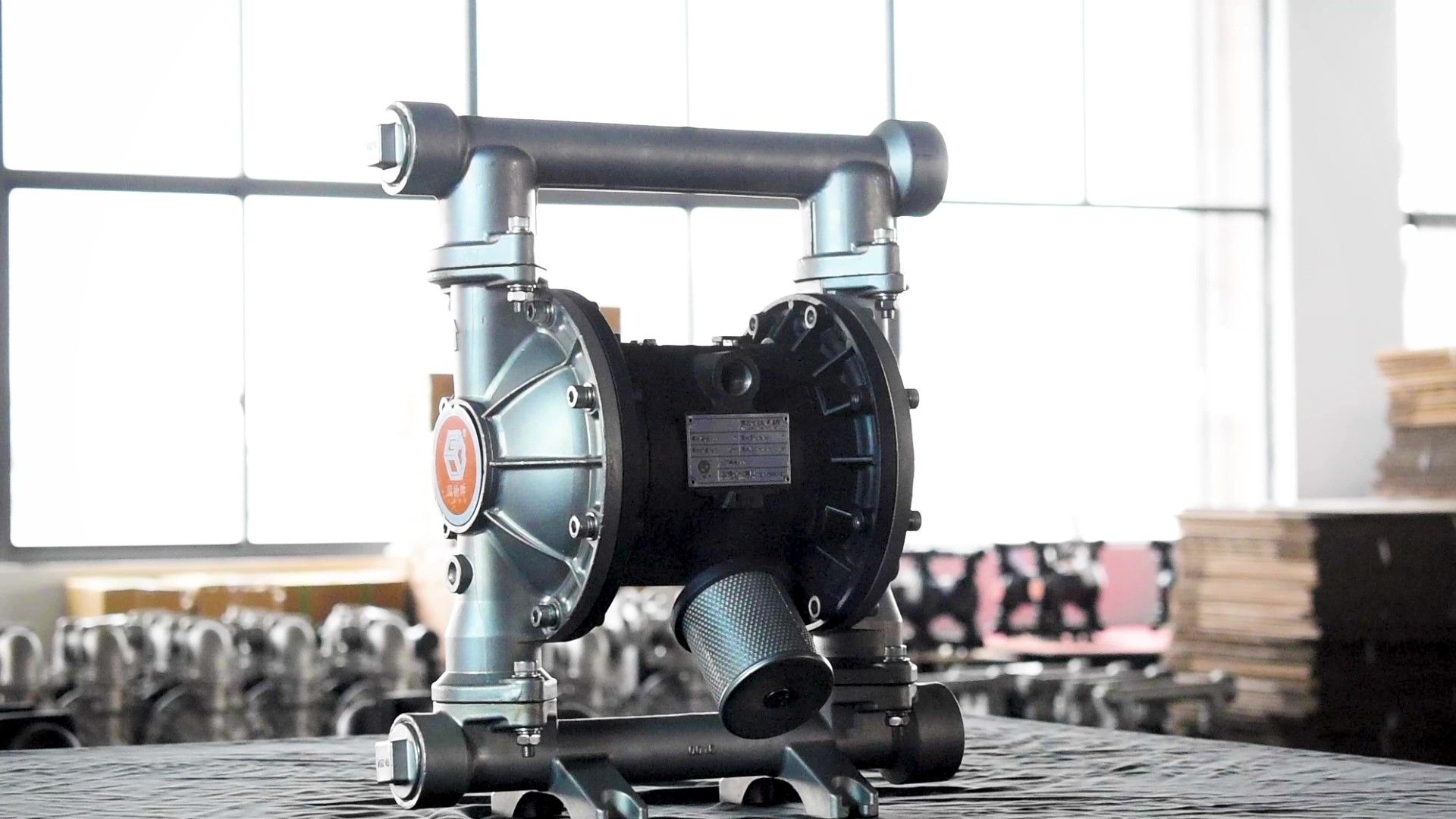 华体会平台一台隔膜泵的诞生